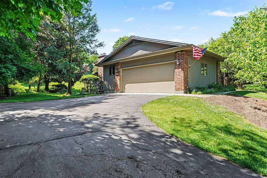 3598 Charlevoix Drive SE Cascade Charter Township MI 49546