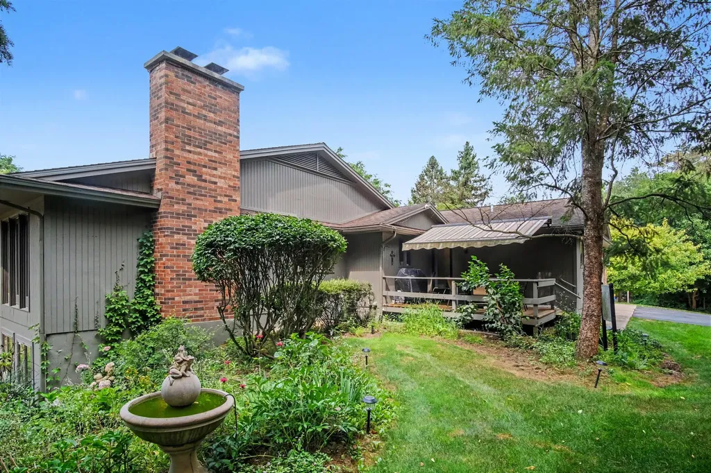 3598 Charlevoix Drive SE Cascade Charter Township MI 49546