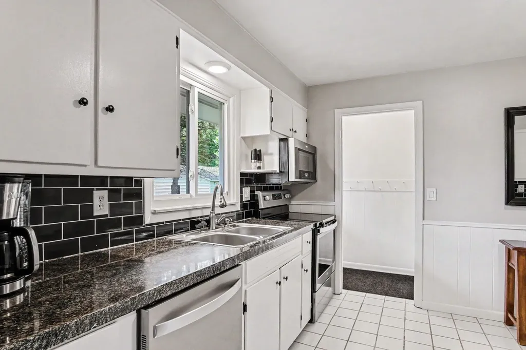1112 Marion Avenue Grand Haven City MI 49417