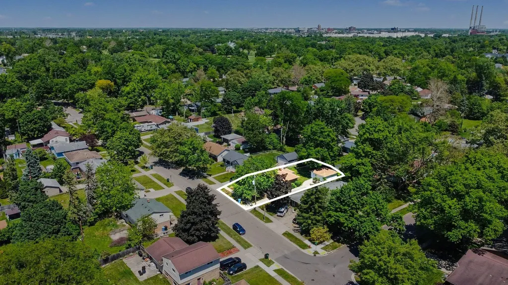 2117 Edwin Place Lansing City MI 48911