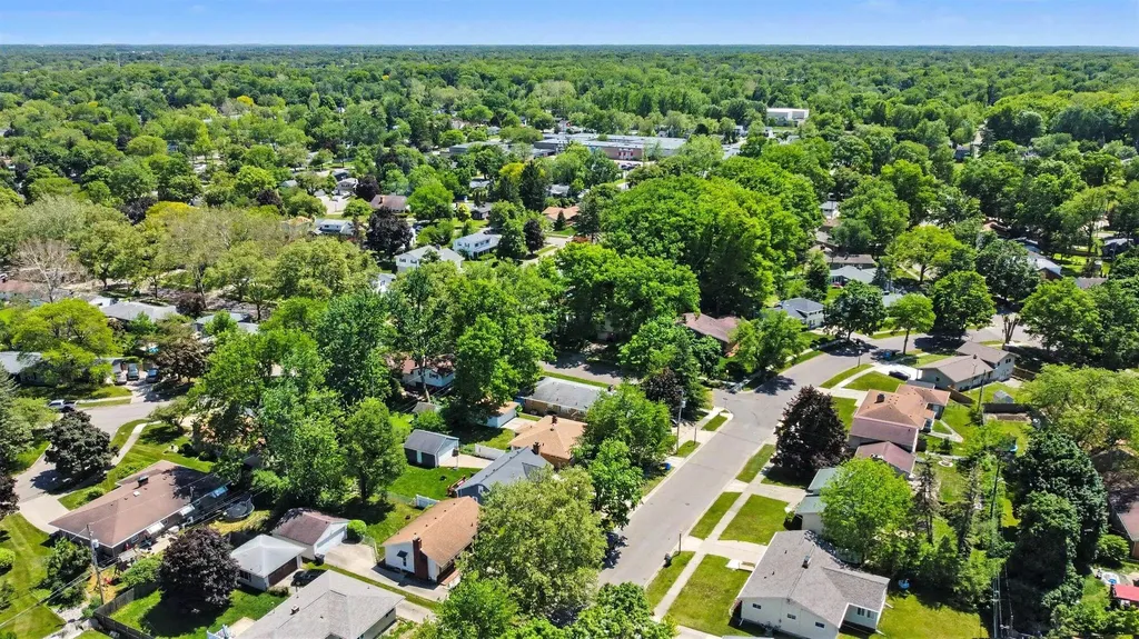 2117 Edwin Place Lansing City MI 48911