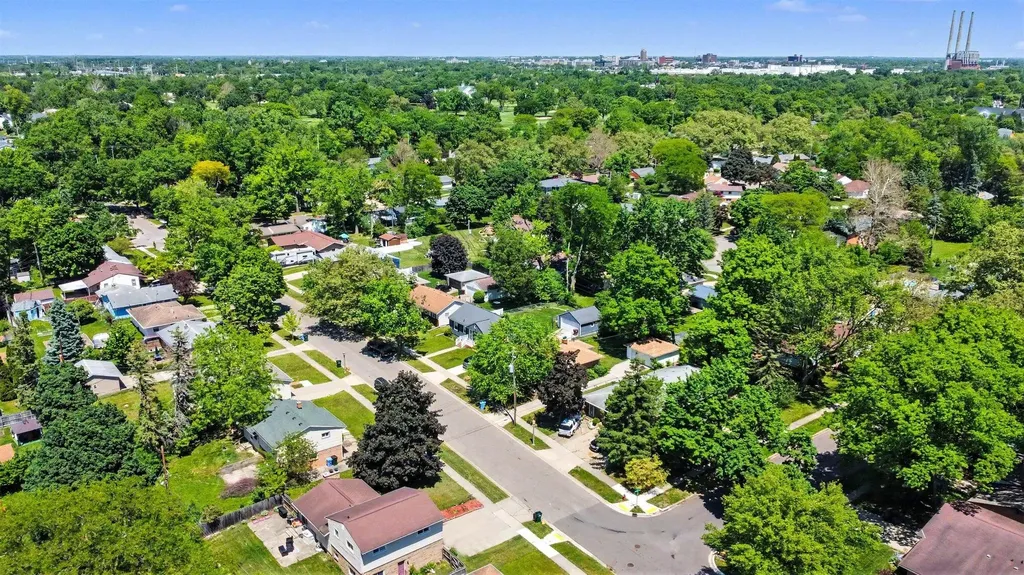 2117 Edwin Place Lansing City MI 48911