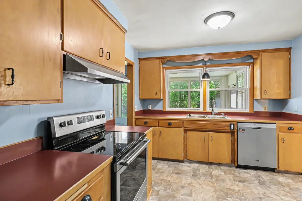 2117 Edwin Place Lansing City MI 48911