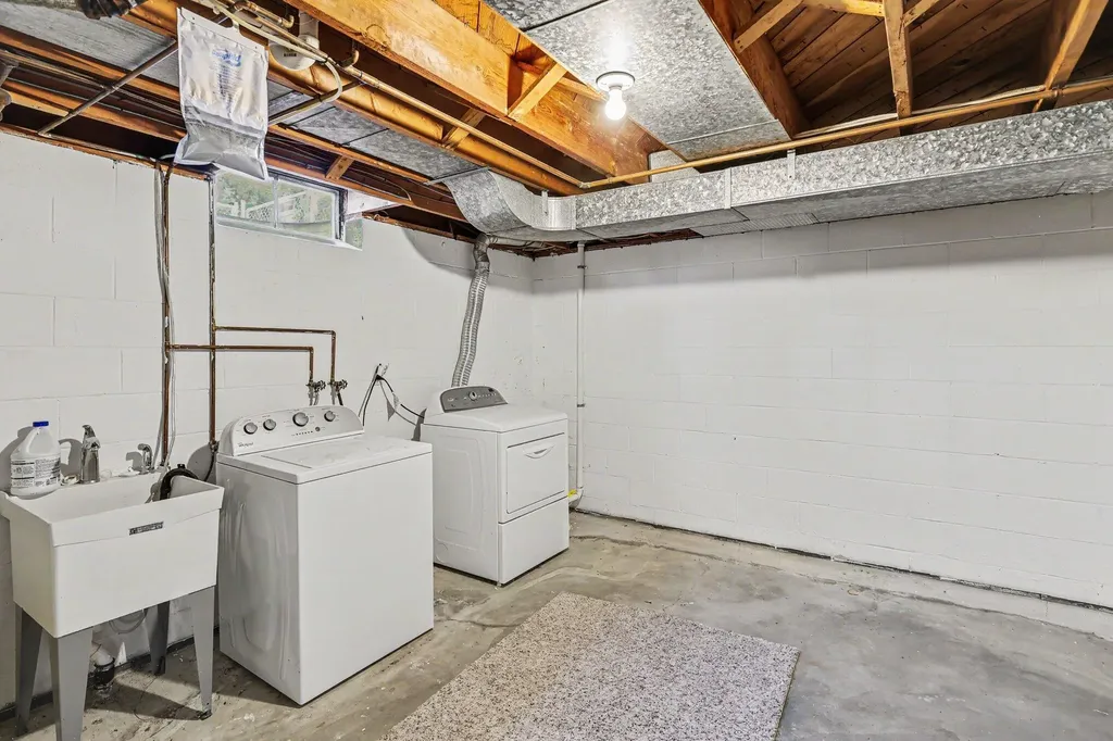 2117 Edwin Place Lansing City MI 48911