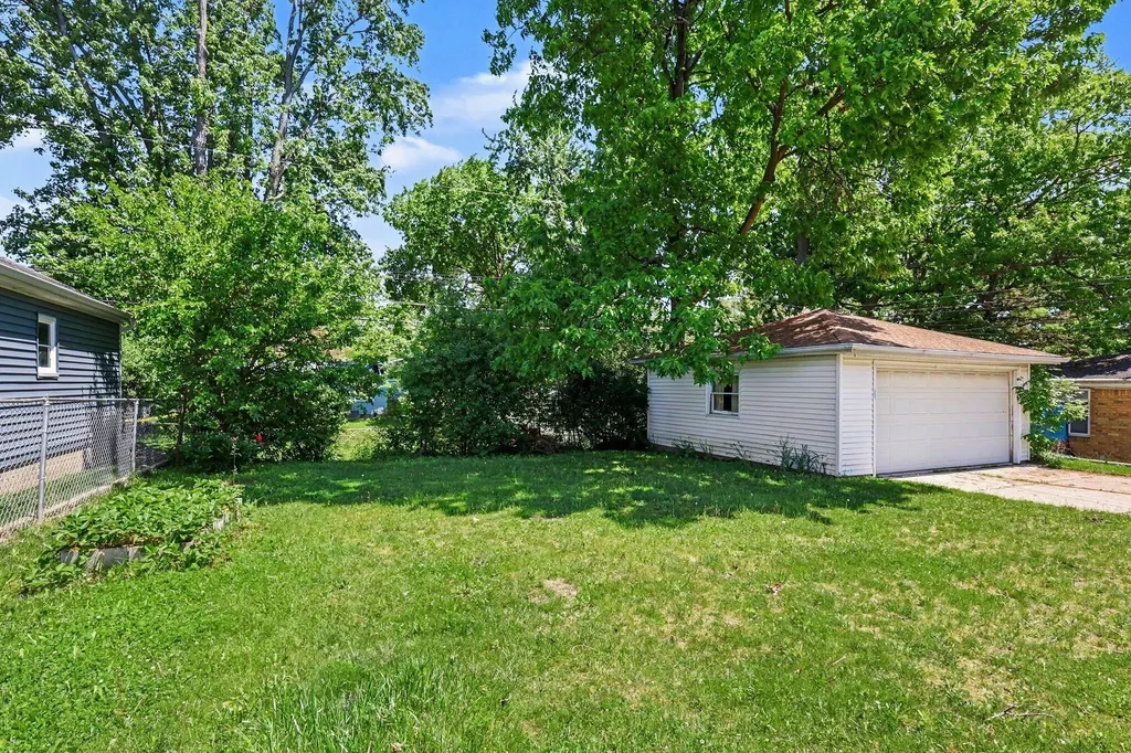 2117 Edwin Place Lansing City MI 48911