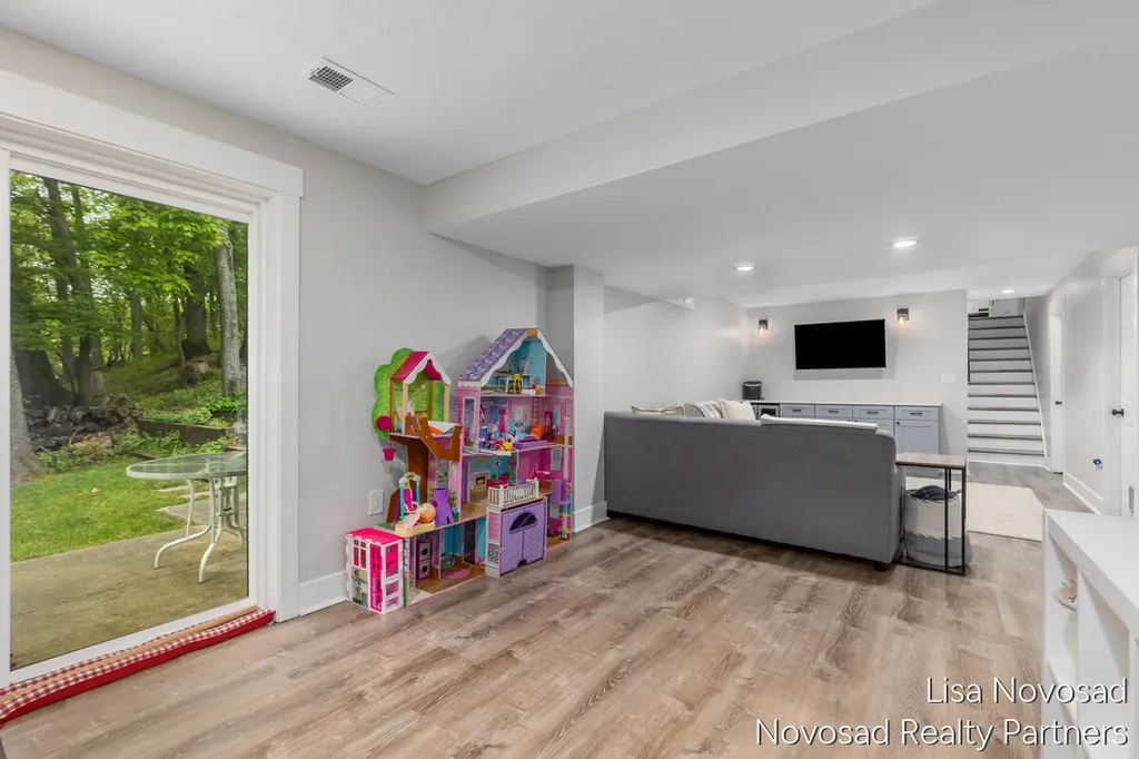485 Edgeworthe Drive SE Ada Township MI 49301