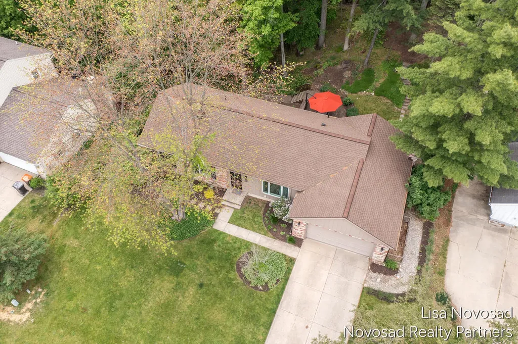 485 Edgeworthe Drive SE Ada Township MI 49301