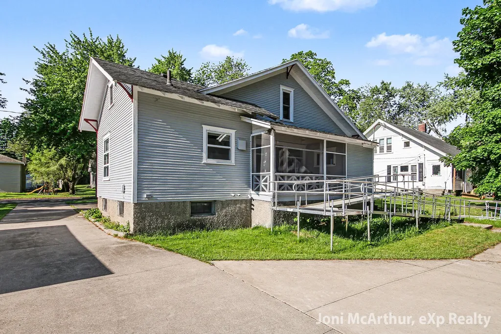 504 W Grove Street Greenville City MI 48838
