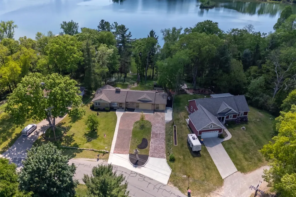 3311 Dorais Drive NE Grand Rapids City MI 49525