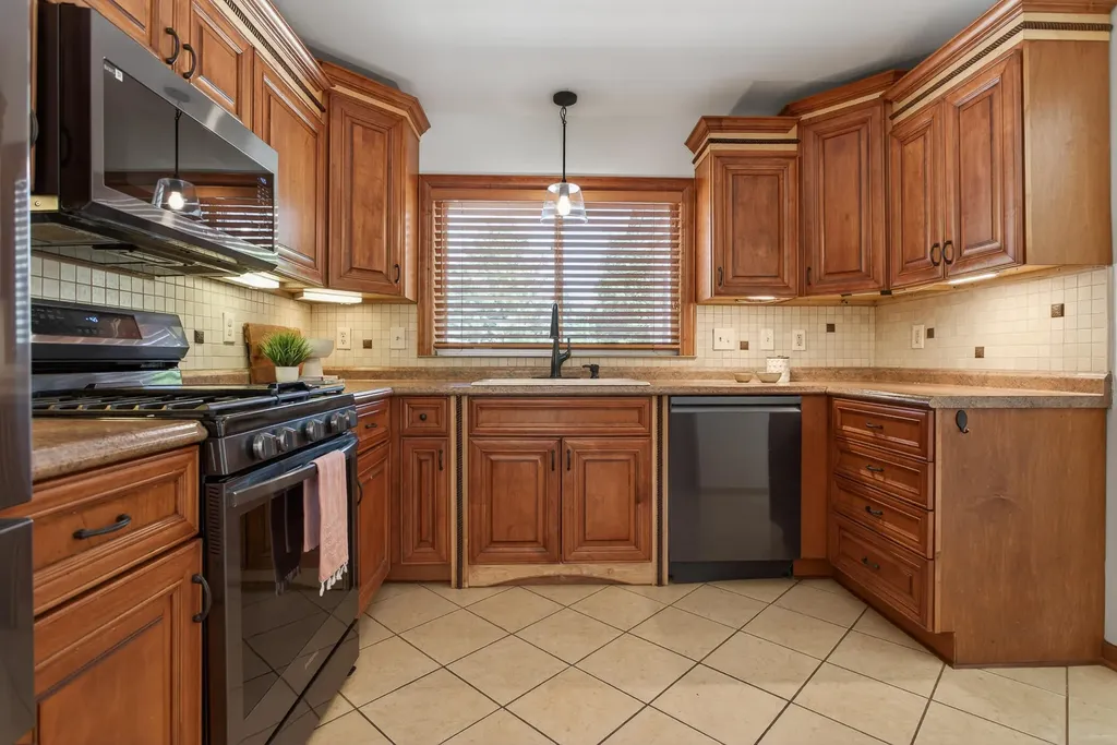 3311 Dorais Drive NE Grand Rapids City MI 49525