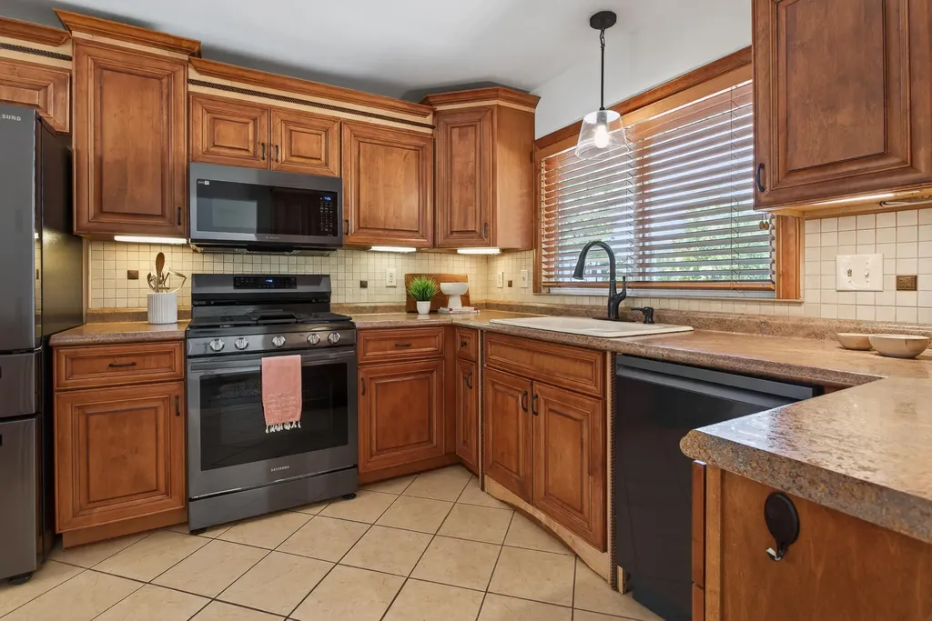 3311 Dorais Drive NE Grand Rapids City MI 49525