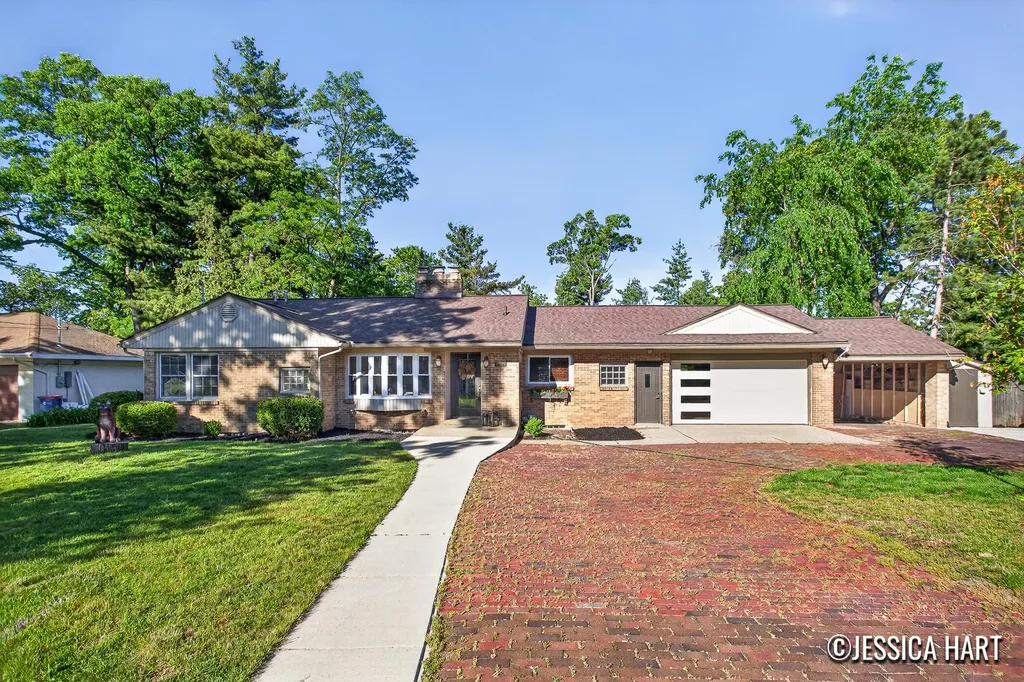 3311 Dorais Drive NE Grand Rapids City MI 49525