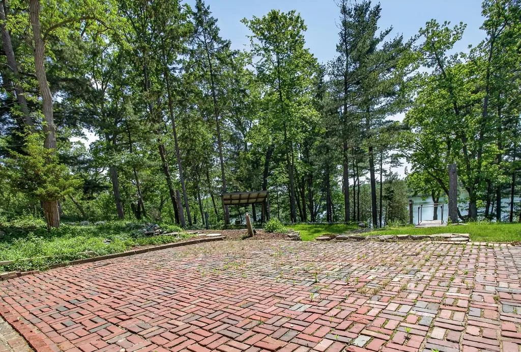 3311 Dorais Drive NE Grand Rapids City MI 49525