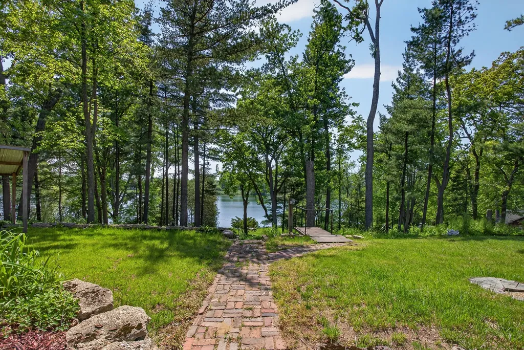 3311 Dorais Drive NE Grand Rapids City MI 49525
