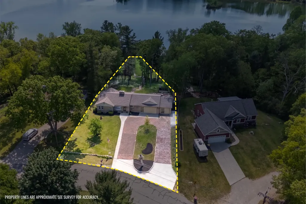 3311 Dorais Drive NE Grand Rapids City MI 49525
