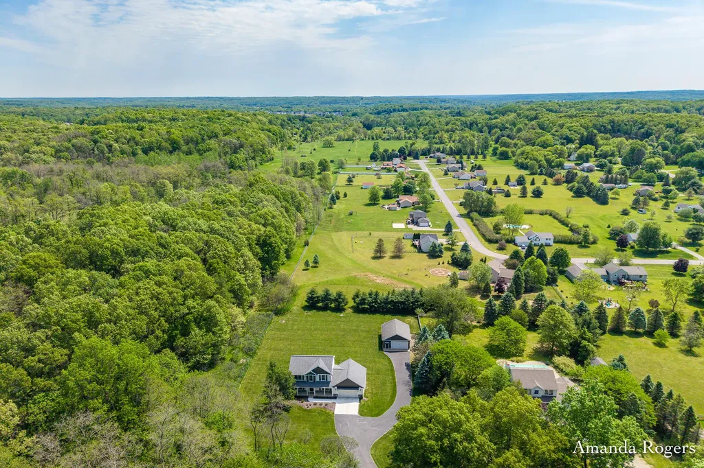 1072 Cumberland Avenue SE Vergennes Township MI 49331