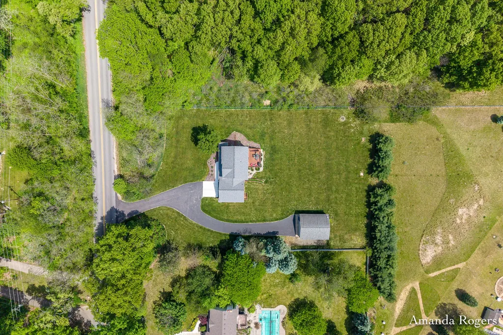 1072 Cumberland Avenue SE Vergennes Township MI 49331