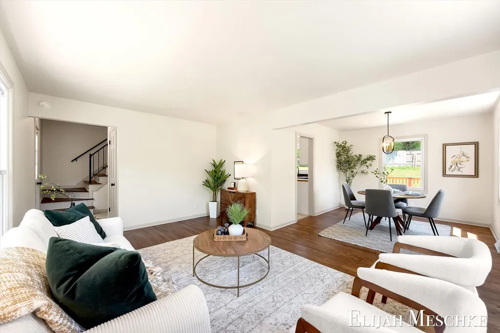 1738 Auburn Avenue NE Grand Rapids City MI 49505