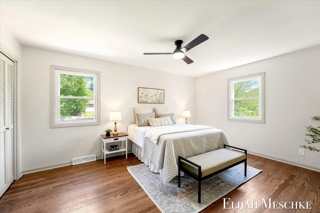 1738 Auburn Avenue NE Grand Rapids City MI 49505