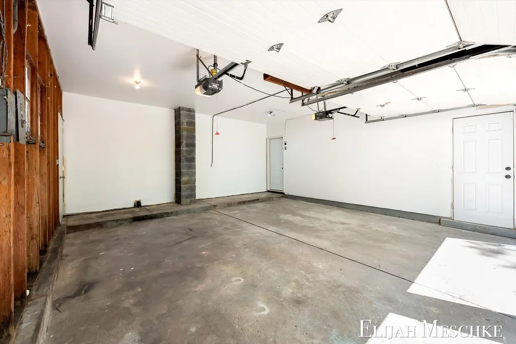 1738 Auburn Avenue NE Grand Rapids City MI 49505