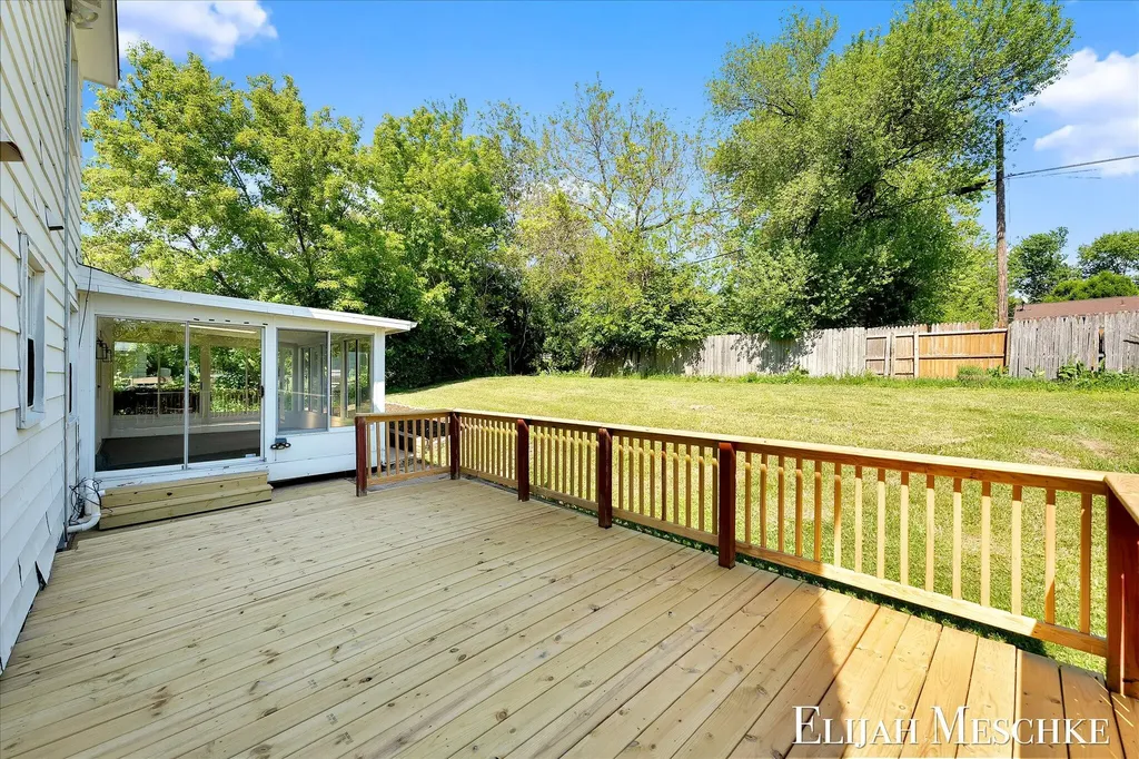1738 Auburn Avenue NE Grand Rapids City MI 49505