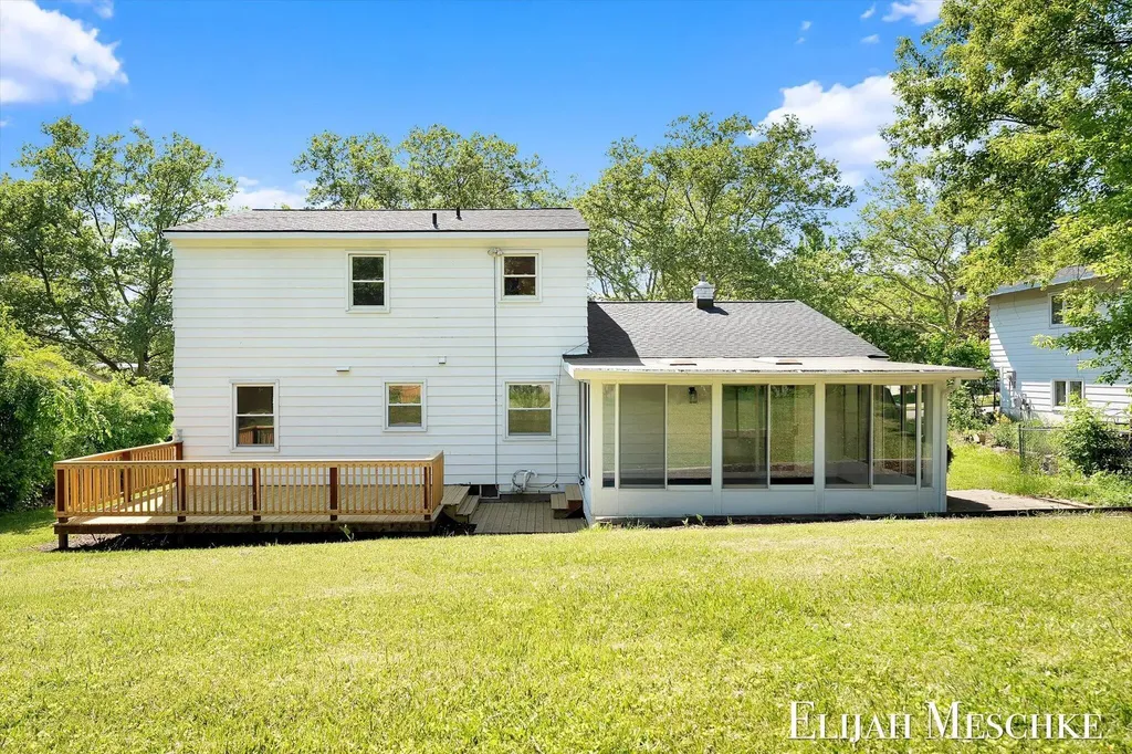 1738 Auburn Avenue NE Grand Rapids City MI 49505