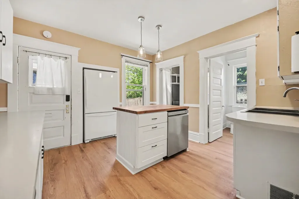 3271 Coit Avenue NE Grand Rapids City MI 49525