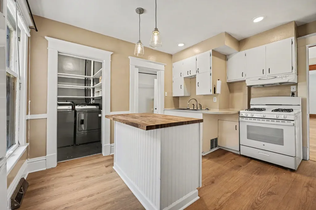 3271 Coit Avenue NE Grand Rapids City MI 49525