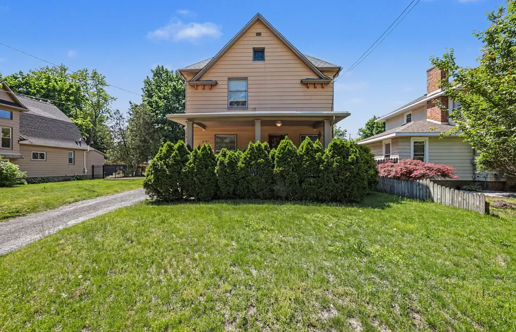 3271 Coit Avenue NE Grand Rapids City MI 49525