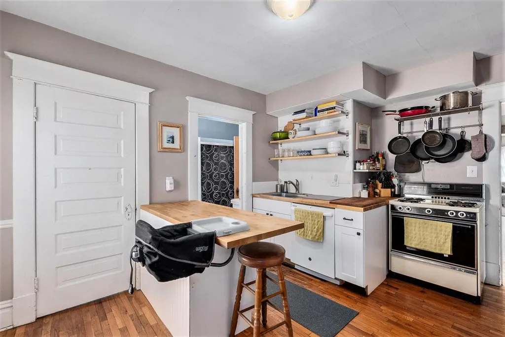3271 Coit Avenue NE Grand Rapids City MI 49525