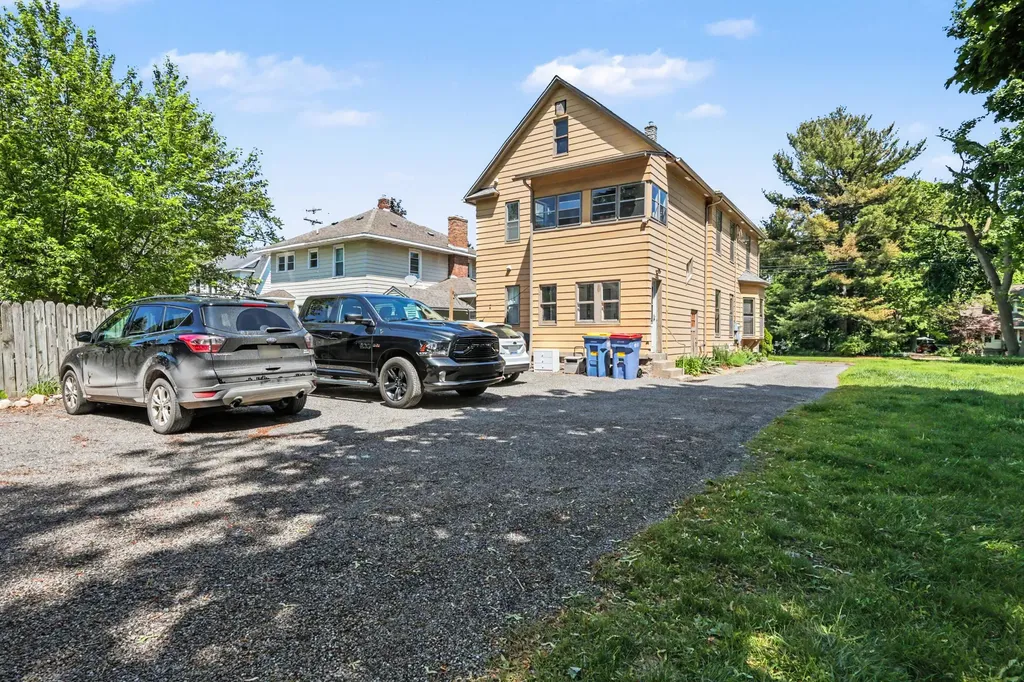 3271 Coit Avenue NE Grand Rapids City MI 49525