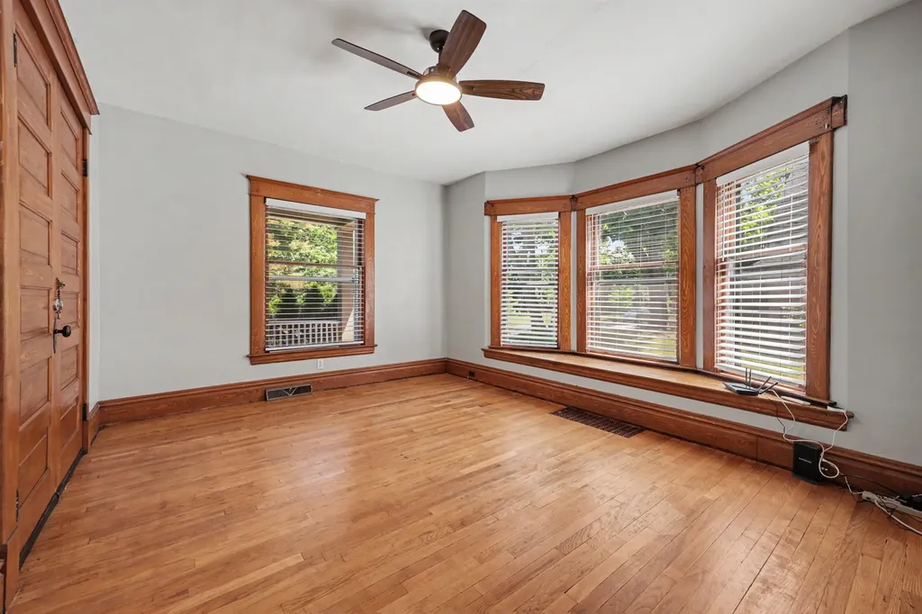 3271 Coit Avenue NE Grand Rapids City MI 49525