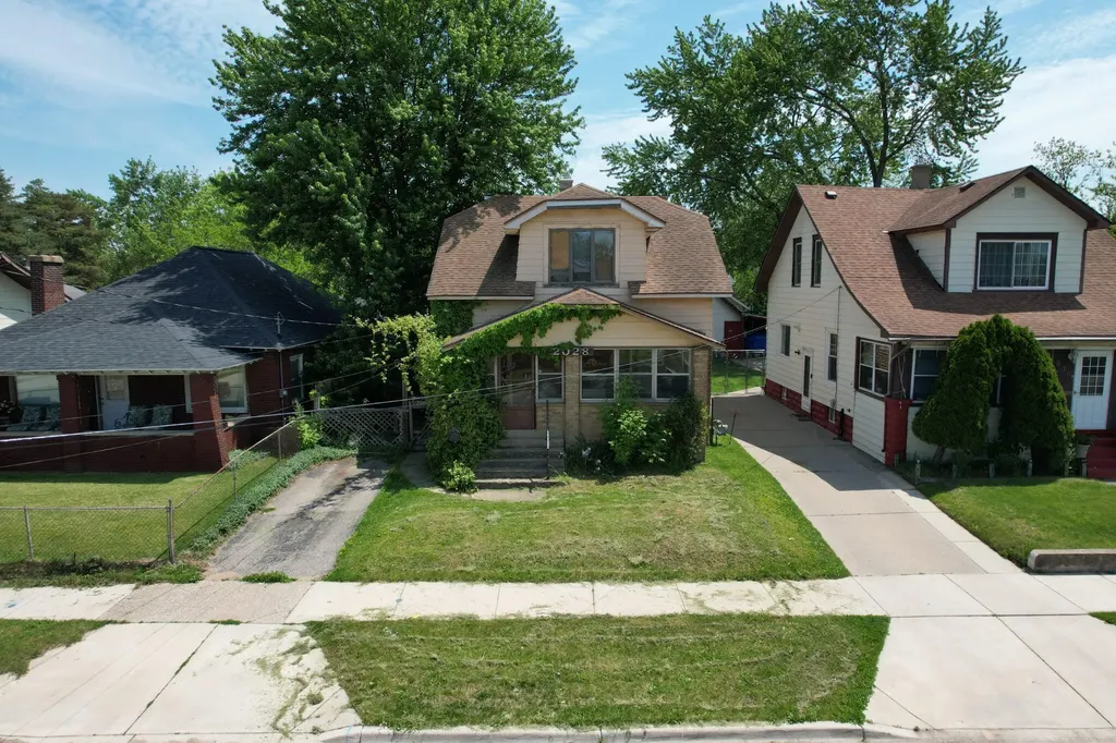 2028 Denwood Avenue SW Wyoming City MI 49509