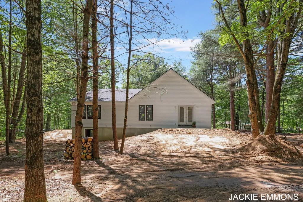 22672 W Kendaville Road Pierson Township MI 49339