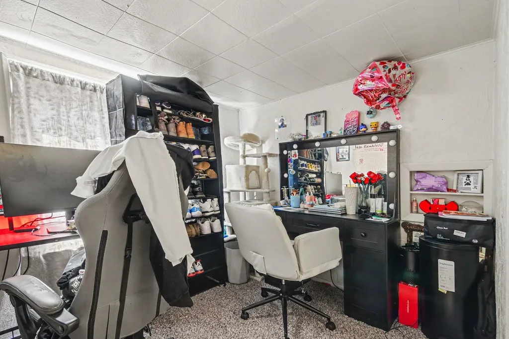 18 34th Street SW Wyoming City MI 49548