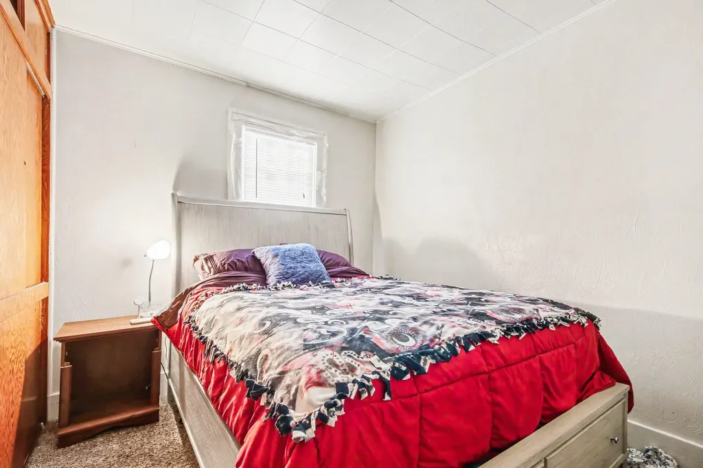 18 34th Street SW Wyoming City MI 49548