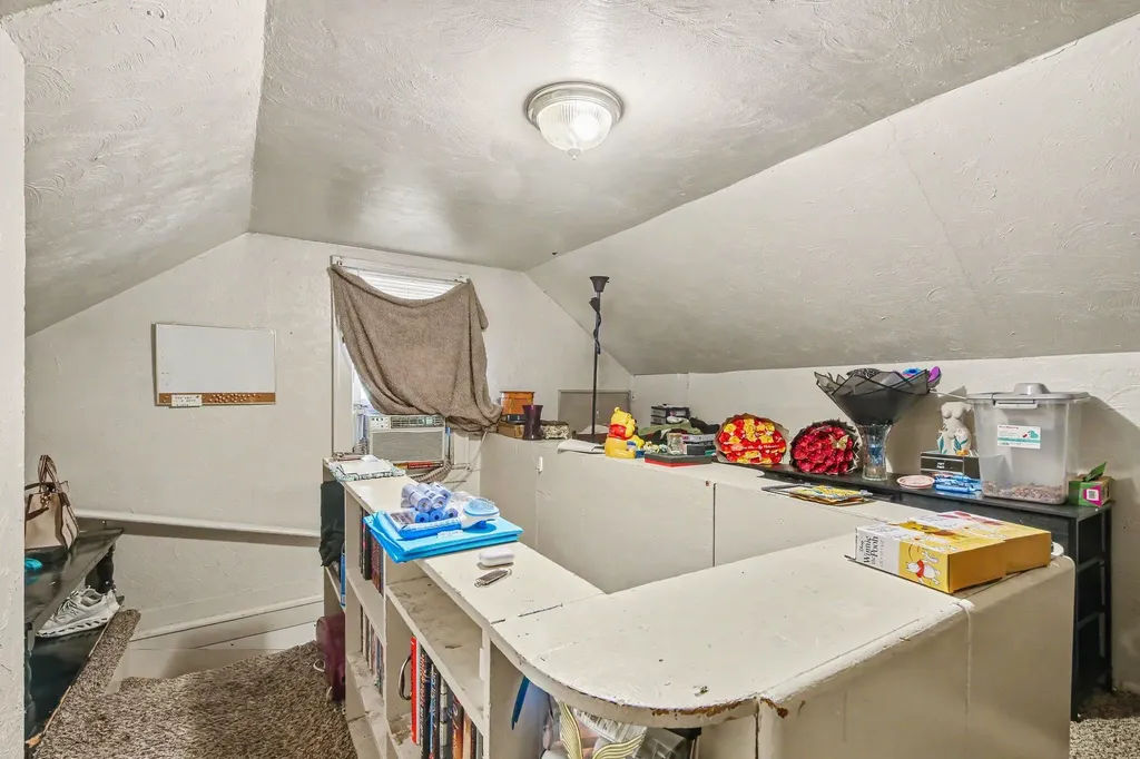 18 34th Street SW Wyoming City MI 49548