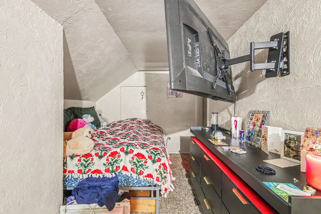 18 34th Street SW Wyoming City MI 49548
