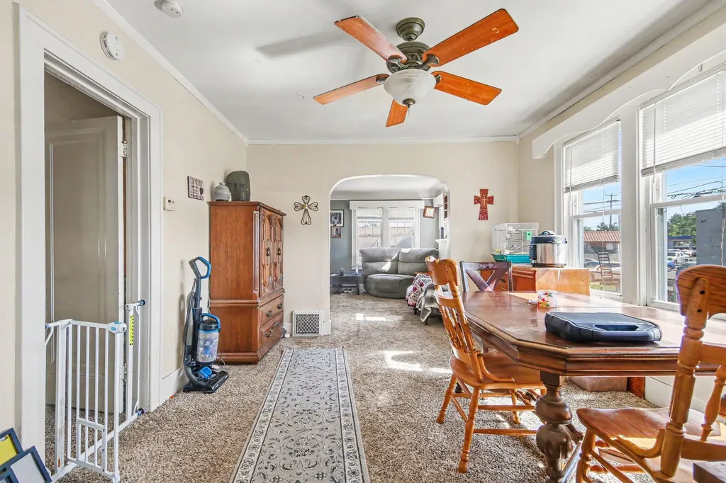 18 34th Street SW Wyoming City MI 49548