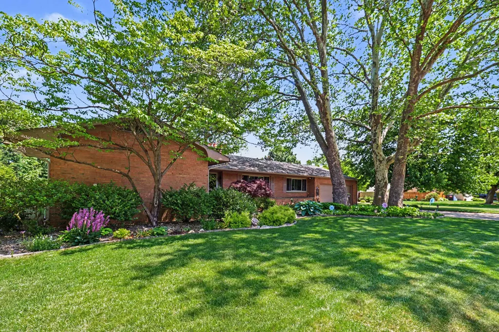 3666 Aaron Avenue SW Grandville City MI 49418