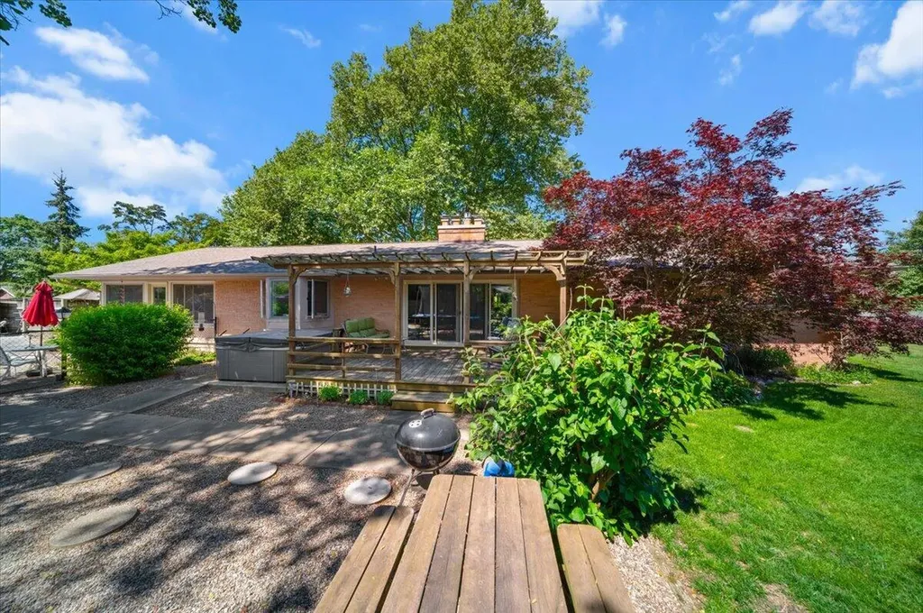 3666 Aaron Avenue SW Grandville City MI 49418