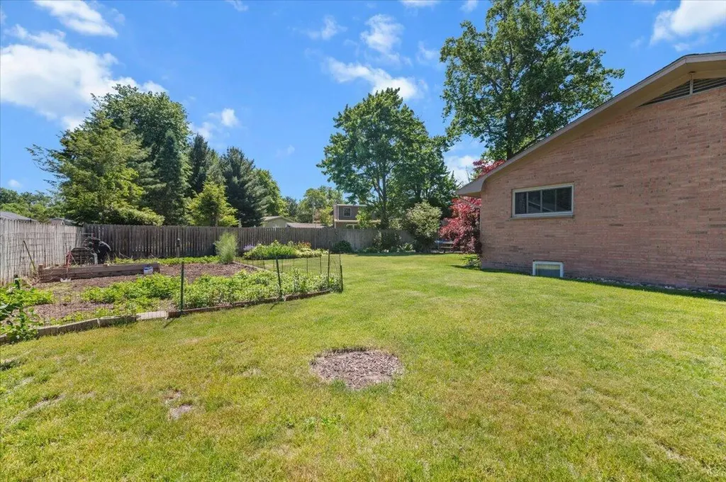 3666 Aaron Avenue SW Grandville City MI 49418