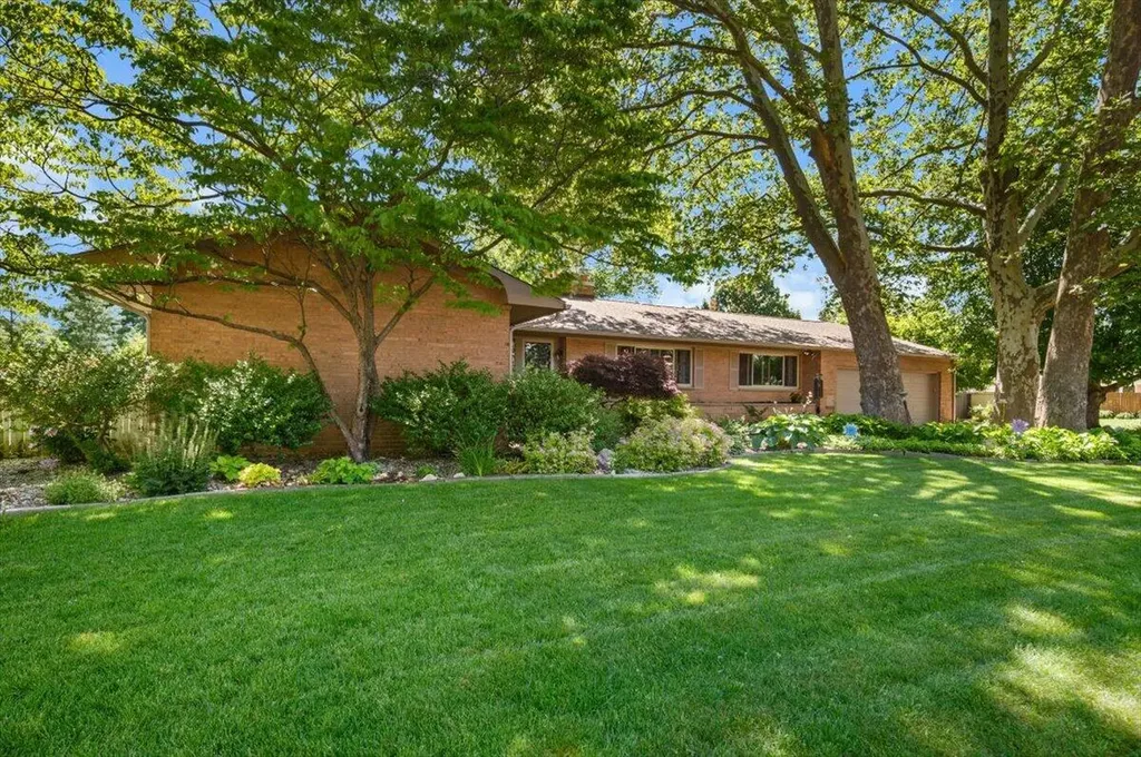 3666 Aaron Avenue SW Grandville City MI 49418