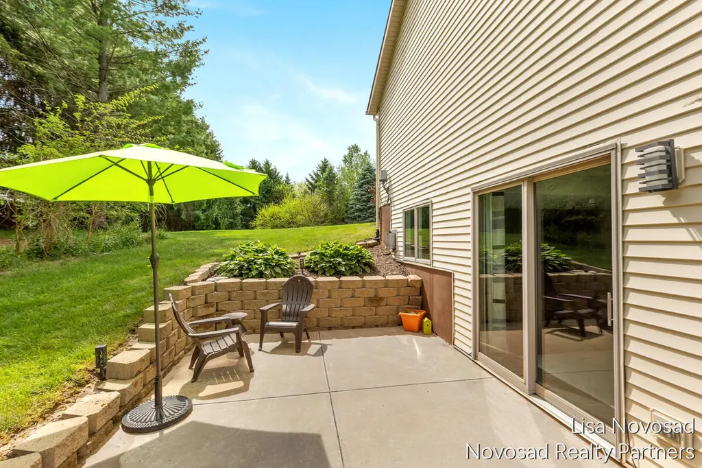 9865 Bergy Avenue SE Bowne Township MI 49302