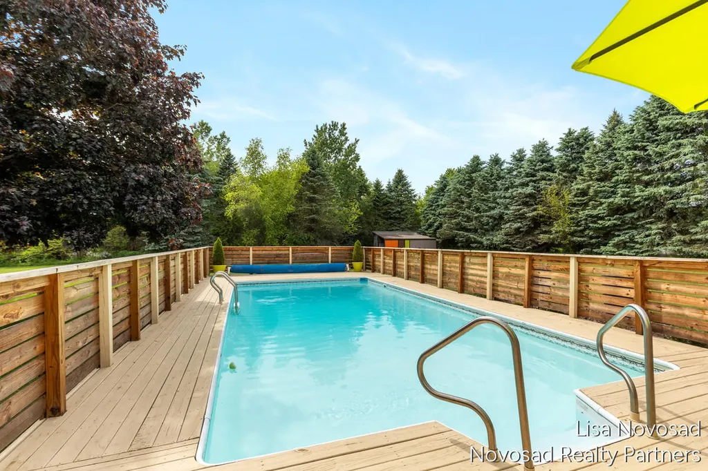 9865 Bergy Avenue SE Bowne Township MI 49302