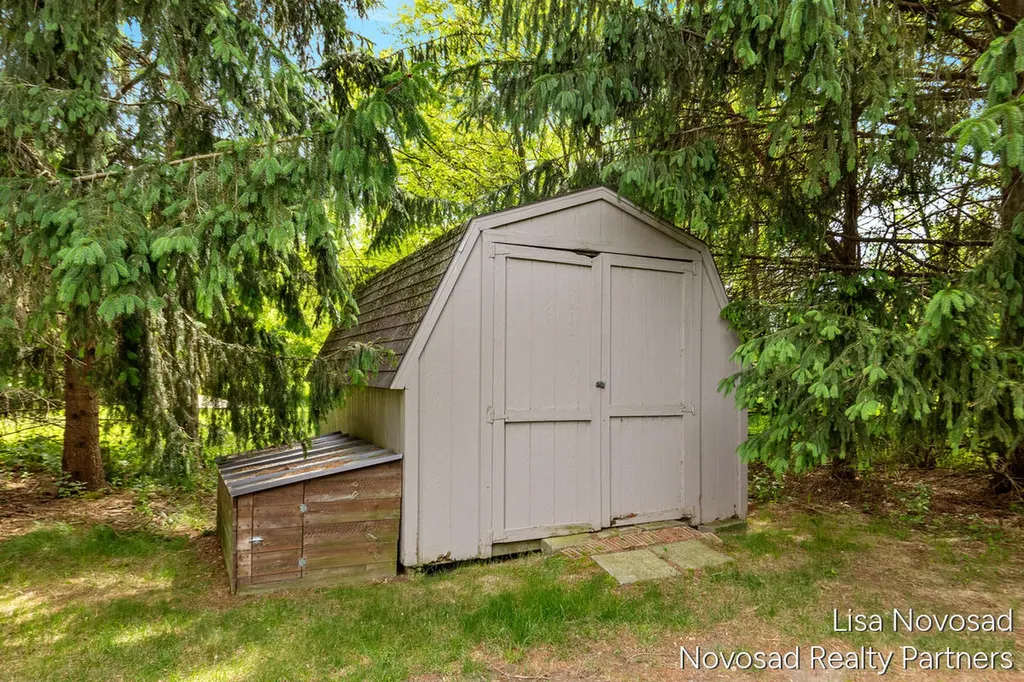 9865 Bergy Avenue SE Bowne Township MI 49302
