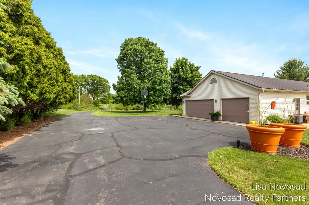 9865 Bergy Avenue SE Bowne Township MI 49302