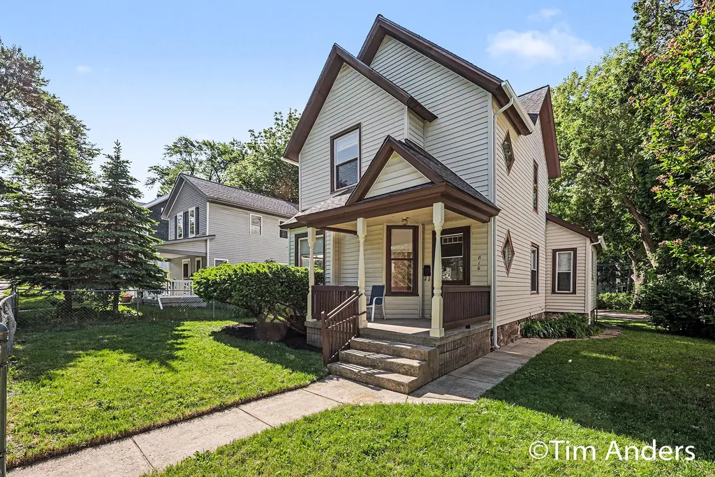 816 Innes Street NE Grand Rapids City MI 49503