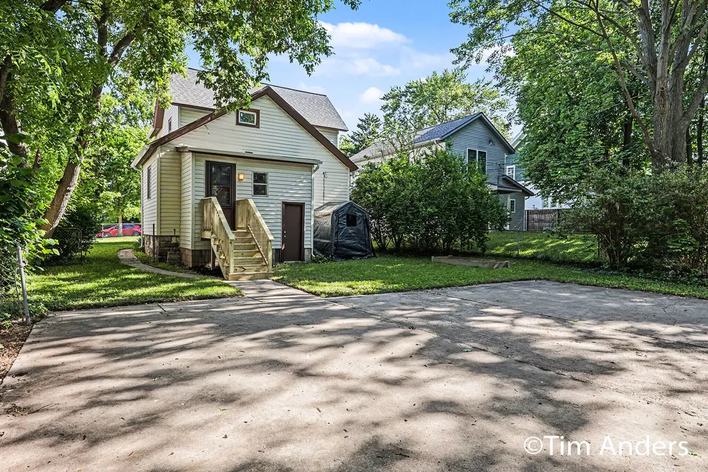 816 Innes Street NE Grand Rapids City MI 49503