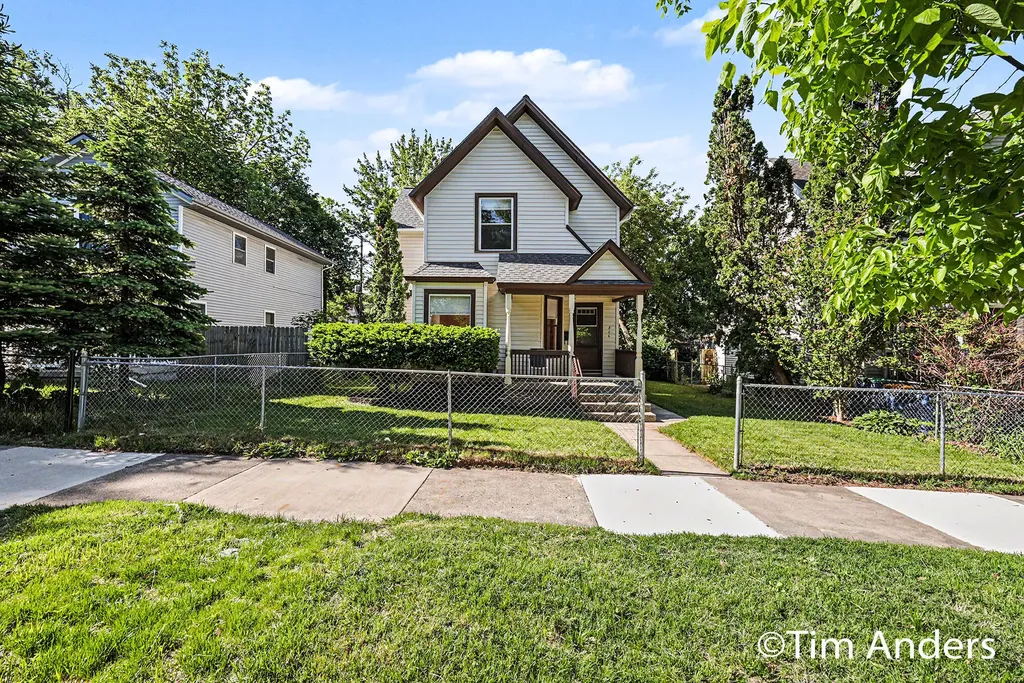 816 Innes Street NE Grand Rapids City MI 49503